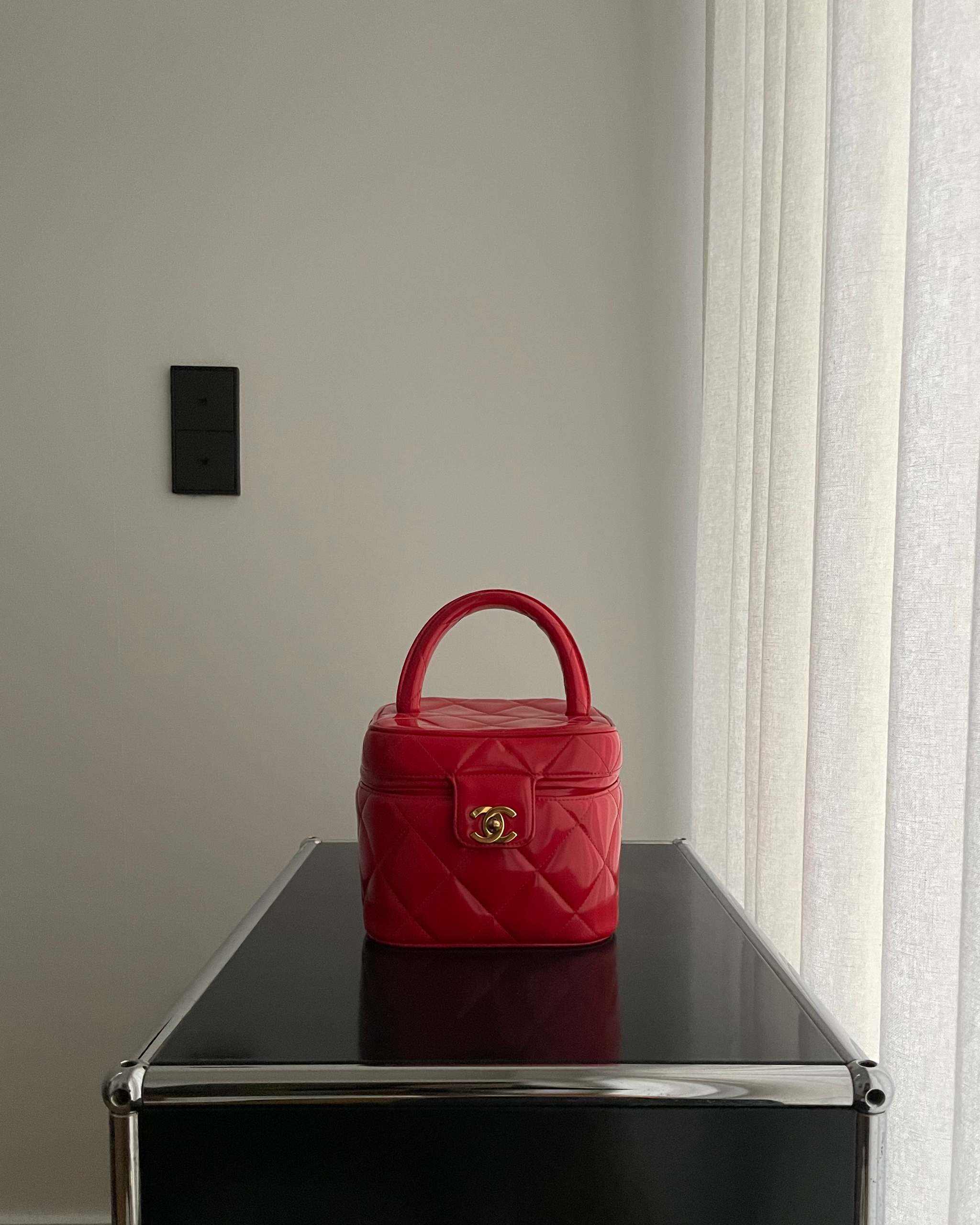 CHANEL BARBIE VANITY CASE BAG P95