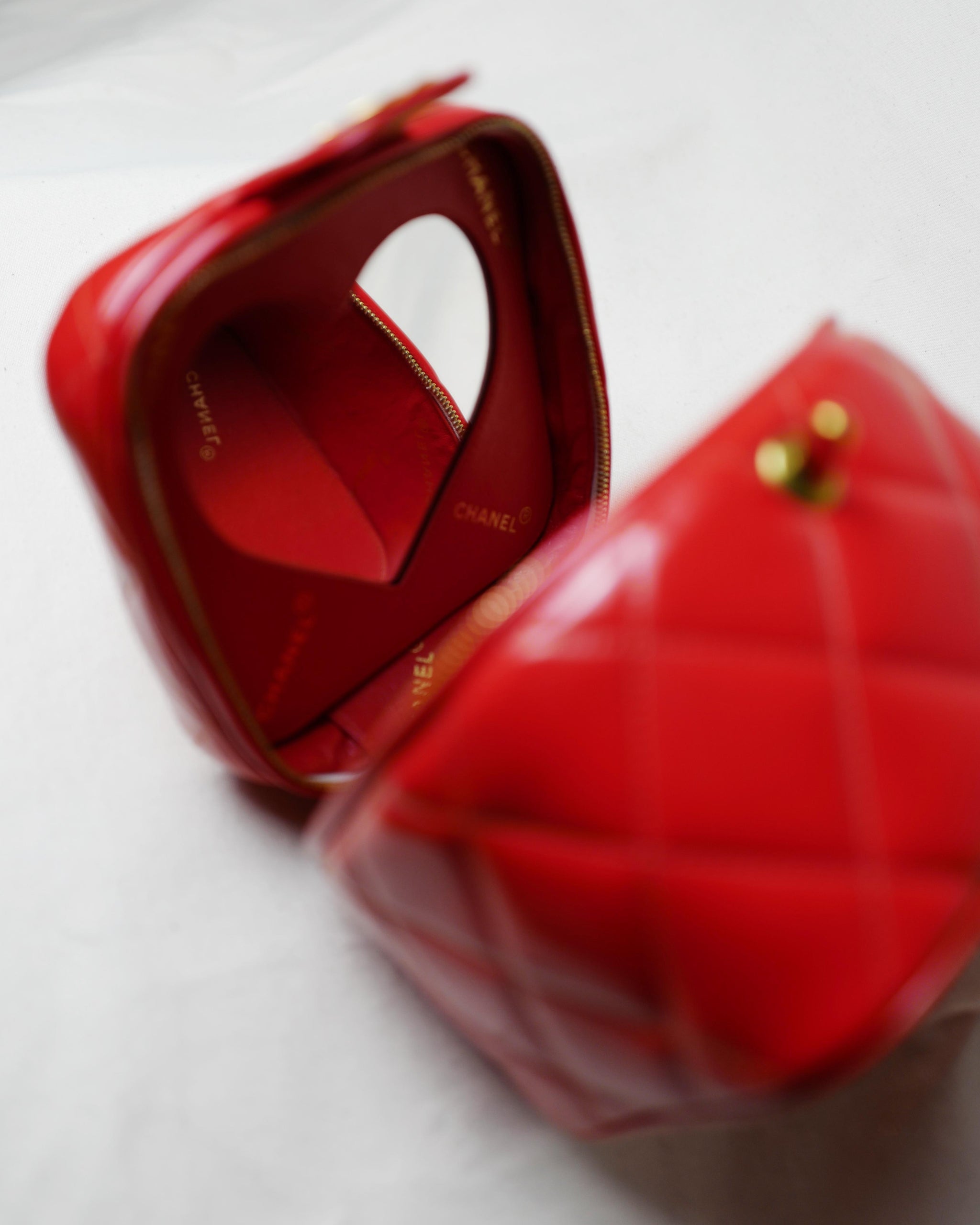 CHANEL BARBIE VANITY CASE BAG P95 – Bygone